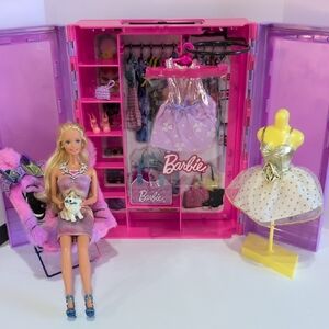 1966 Mattel Barbie With Pink Barbie Travel Closet & Pet